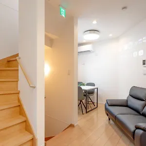 Shinjuku House 新宿シティハウス Apartment